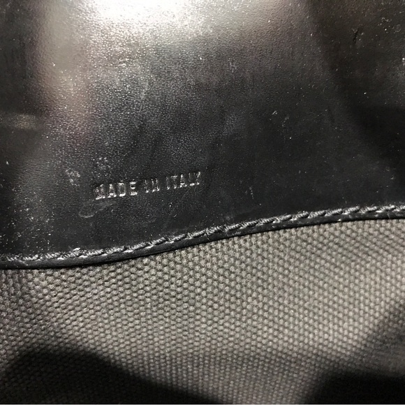 Tod’s Iconic Lady Di Black Tote - Picture 8 of 16